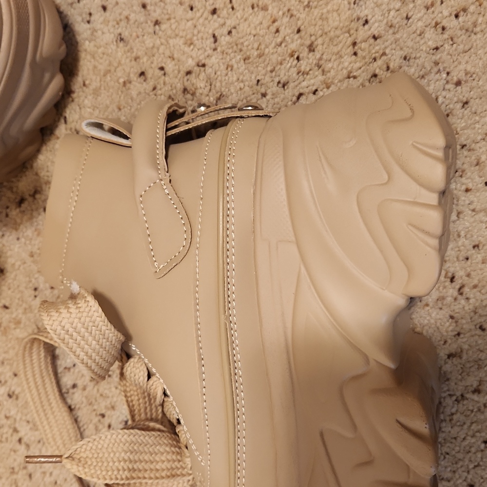 Shoes - Picture 7 of 7